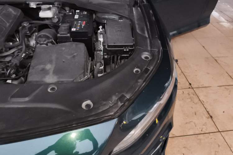 Used Geely Auto Preface 2023 2.0TD "Only This Verdant Green" Edition Engine Bay Left