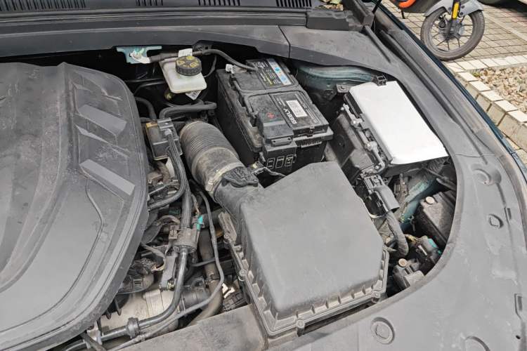 Used Geely Auto Preface 2023 2.0TD "Only This Verdant Green" Edition Engine Bay Left
