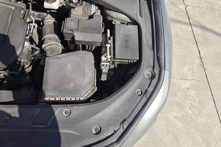 Used Geely Auto Preface 2023 1.5TD Fuyao Version Engine Bay Left