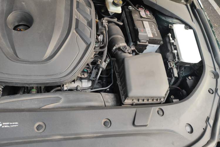 Used Geely Auto Preface 2023 2.0TD "Only This Verdant Green" Edition Engine Bay Left