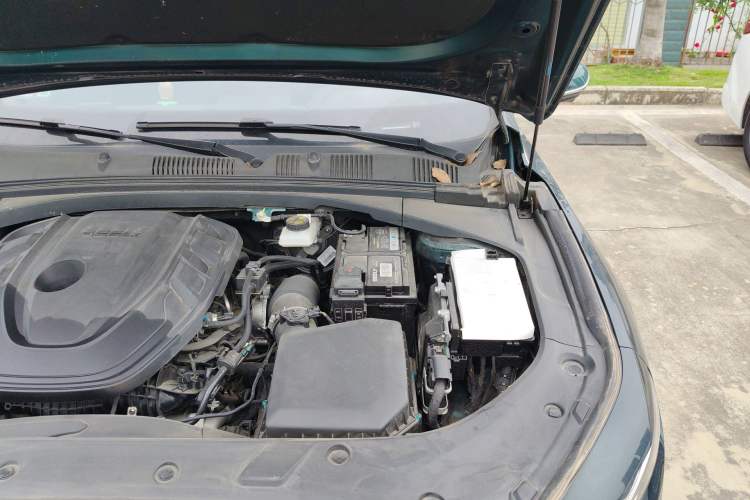 Used Geely Auto Preface 2023 2.0TD "Only This Verdant Green" Edition Engine Bay Left