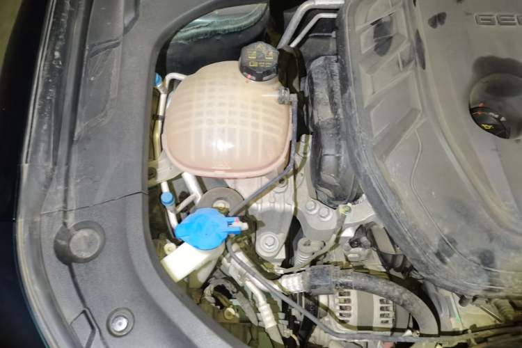 Used Geely Auto Preface 2023 2.0TD "Only This Verdant Green" Edition Engine Bay Right
