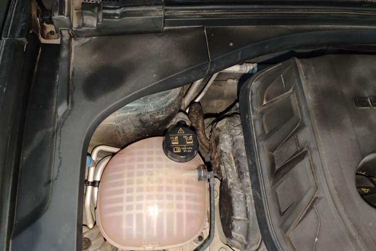 Used Geely Auto Preface 2023 2.0TD "Only This Verdant Green" Edition Engine Bay Right