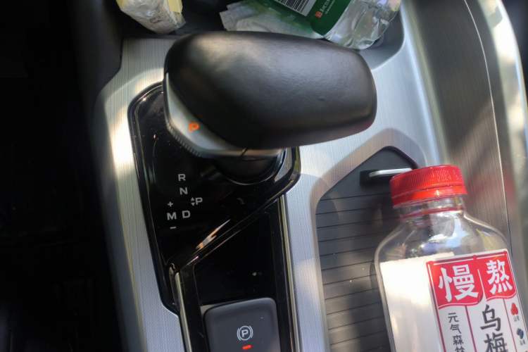 Used Geely Auto Preface 2023 2.0TD "Only This Verdant Green" Edition Gear Lever