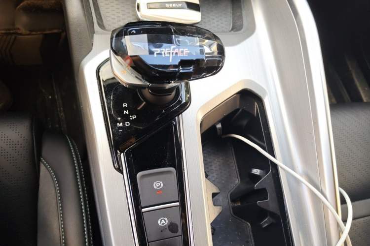 Used Geely Auto Preface 2023 2.0TD "Only This Verdant Green" Edition Gear Lever
