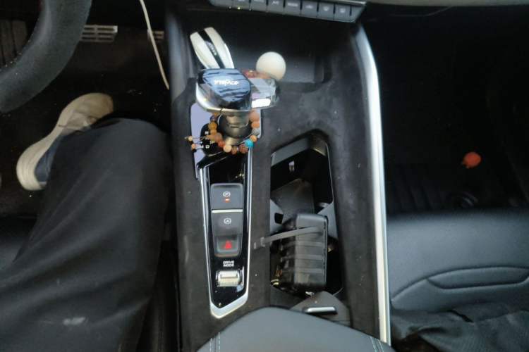 Used Geely Auto Preface 2023 2.0TD "Only This Verdant Green" Edition Gear Lever