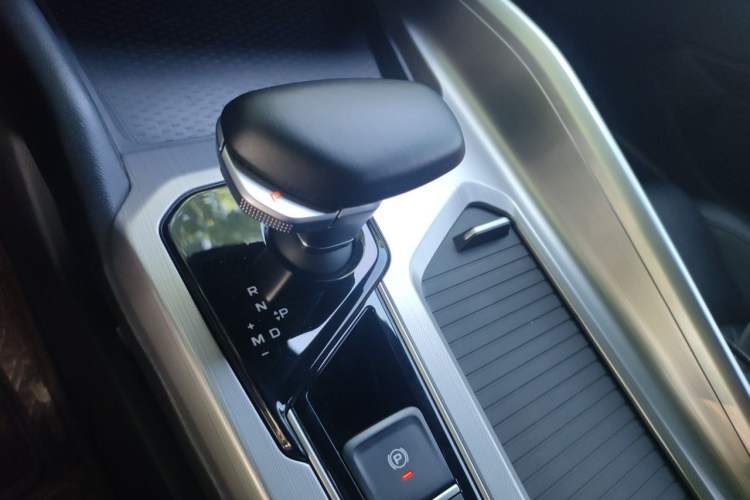 Used Geely Auto Preface 2023 2.0TD "Only This Verdant Green" Edition Gear Lever