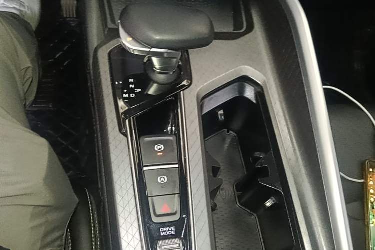 Used Geely Auto Preface 2023 1.5TD Fuyao Version Gear Lever