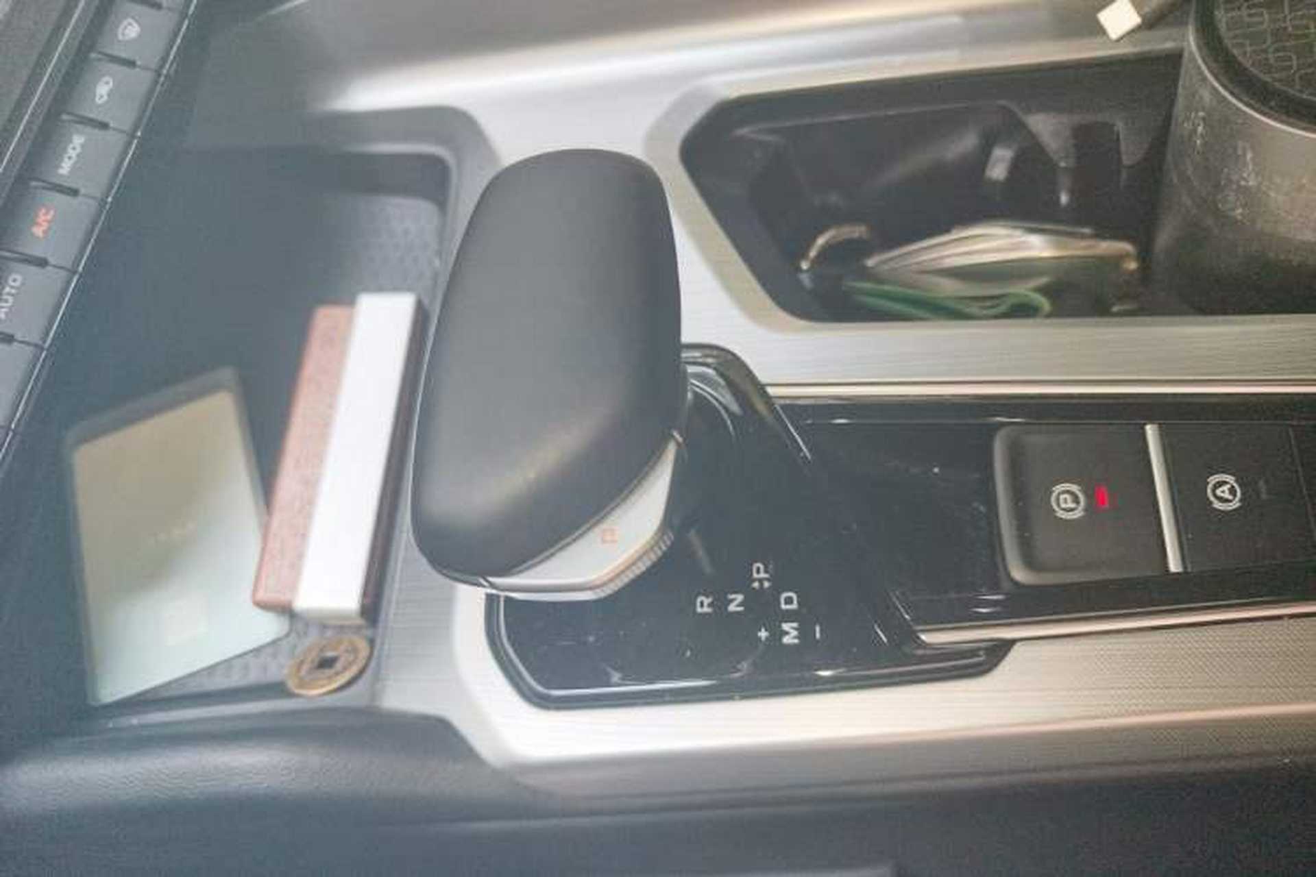 Used Geely Auto Preface 2023 2.0TD "Only This Verdant Green" Edition Gear Lever