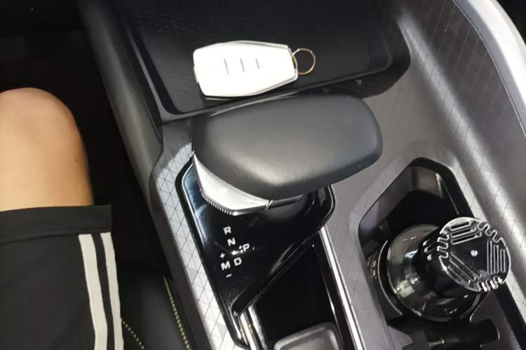 Used Geely Auto Preface 2023 1.5TD Kunlun Edition Gear Lever