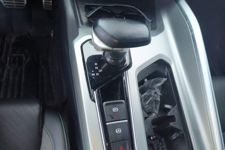 Used Geely Auto Preface 2023 2.0TD "Only This Verdant Green" Edition Gear Lever