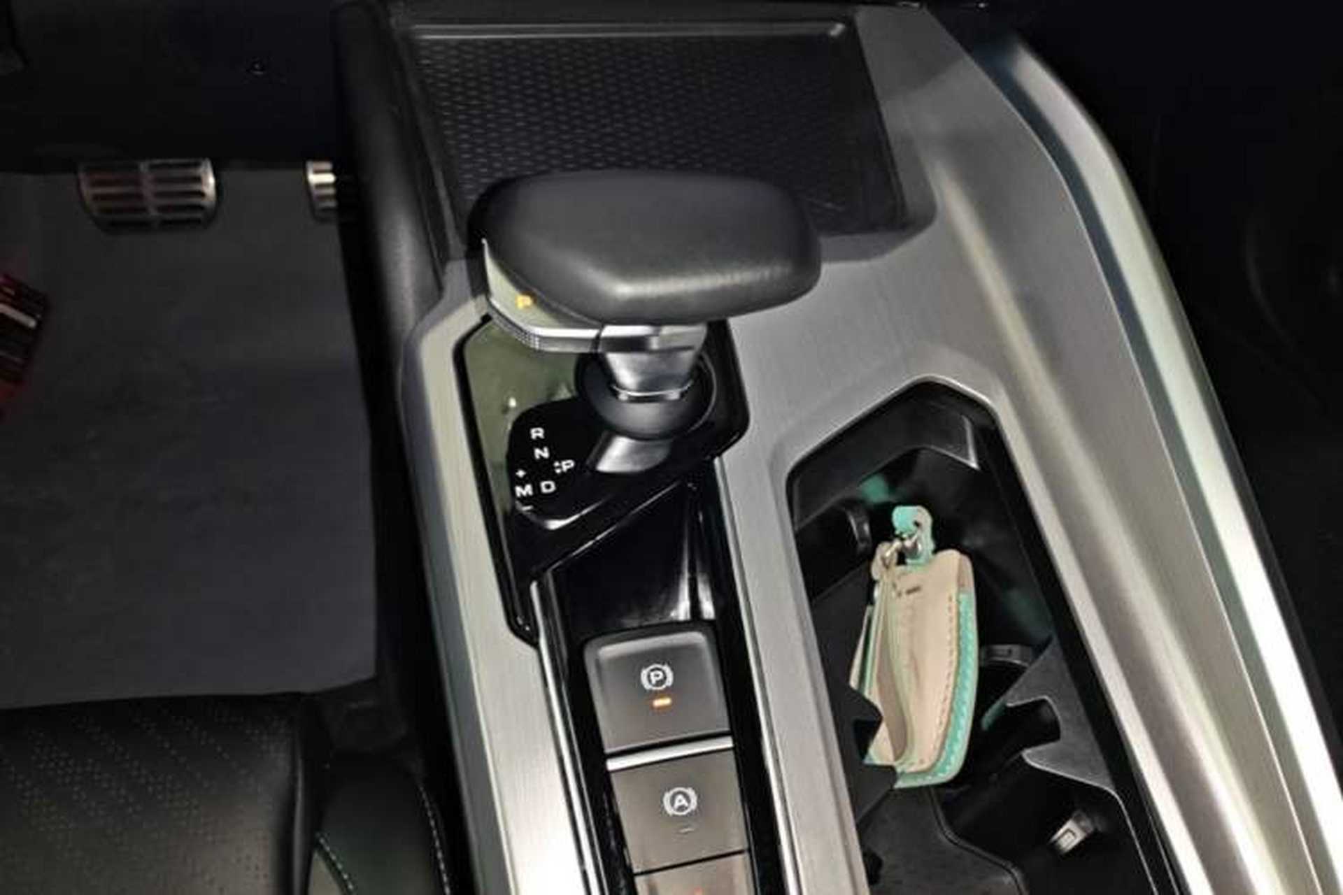 Used Geely Auto Preface 2023 2.0TD "Only This Verdant Green" Edition Gear Lever