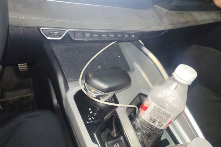 Used Geely Auto Preface 2023 2.0TD "Only This Verdant Green" Edition Gear Lever
