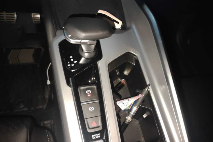Used Geely Auto Preface 2023 2.0TD "Only This Verdant Green" Edition Gear Lever