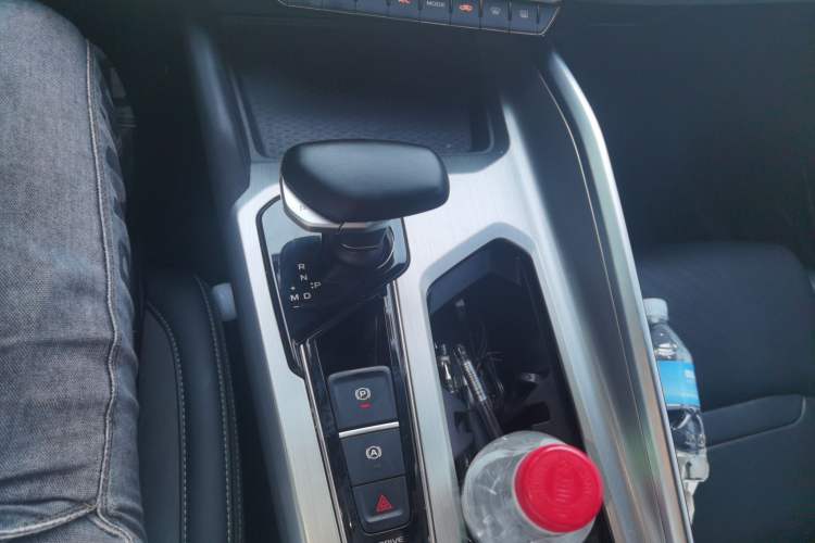 Used Geely Auto Preface 2023 2.0TD "Only This Verdant Green" Edition Gear Lever