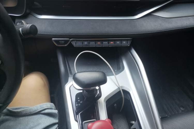Used Geely Auto Preface 2023 2.0TD "Only This Verdant Green" Edition Gear Lever