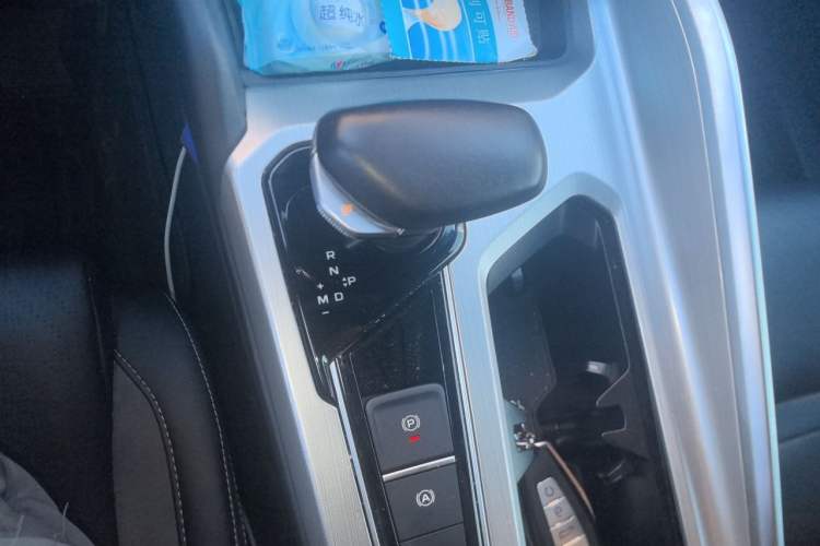 Used Geely Auto Preface 2023 2.0TD "Only This Verdant Green" Edition Gear Lever