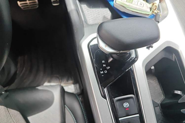 Used Geely Auto Preface 2023 2.0TD "Only This Verdant Green" Edition Gear Lever