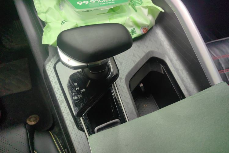 Used Geely Auto Preface 2023 1.5TD Kunlun Edition Gear Lever
