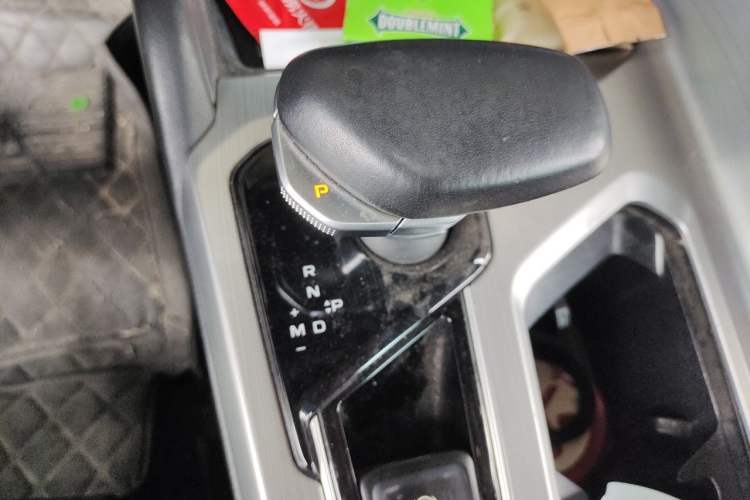 Used Geely Auto Preface 2023 2.0TD "Only This Verdant Green" Edition Gear Lever