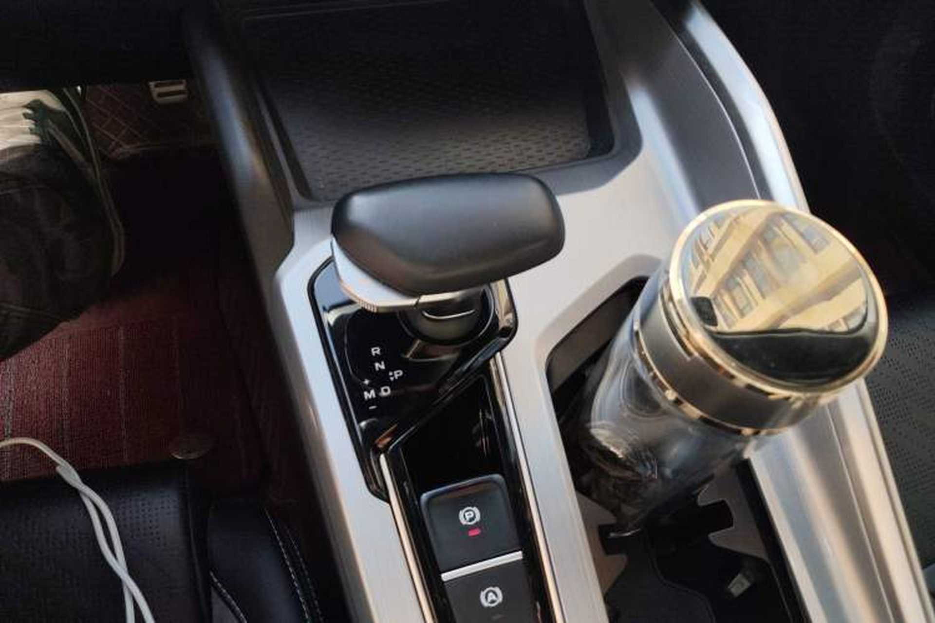 Used Geely Auto Preface 2023 2.0TD "Only This Verdant Green" Edition Gear Lever