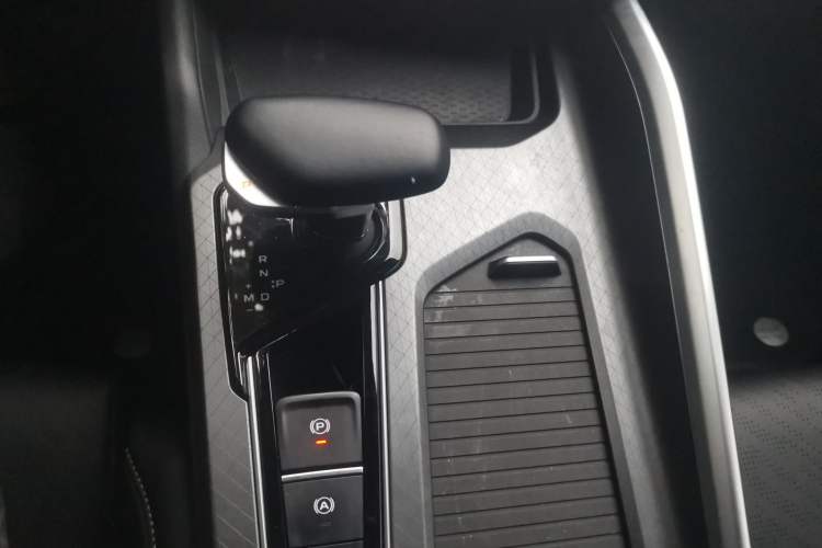 Used Geely Auto Preface 2023 1.5TD Fuyao Version Gear Lever