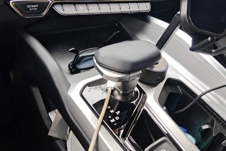 Used Geely Auto Preface 2023 2.0TD "Only This Verdant Green" Edition Gear Lever
