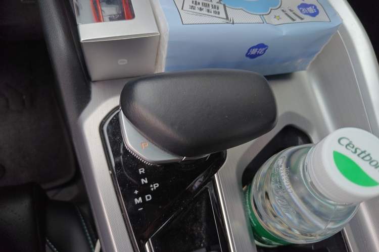 Used Geely Auto Preface 2023 2.0TD "Only This Verdant Green" Edition Gear Lever
