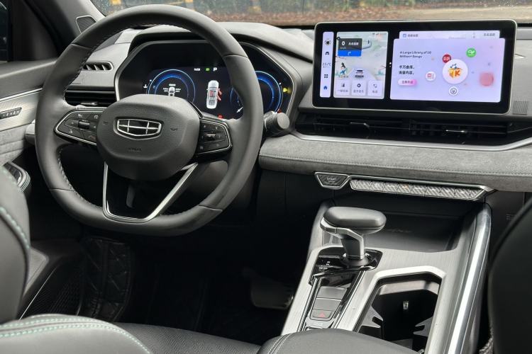 Used Geely Auto Preface 2023 2.0TD "Only This Verdant Green" Edition Interior 1