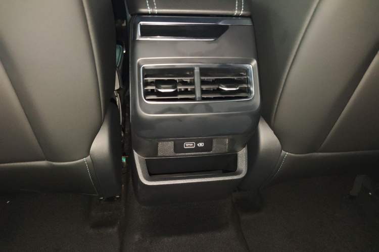 Used Geely Auto Preface 2023 2.0TD "Only This Verdant Green" Edition Interior 2