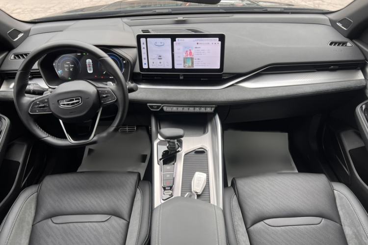 Used Geely Auto Preface 2023 2.0TD "Only This Verdant Green" Edition Interior 3
