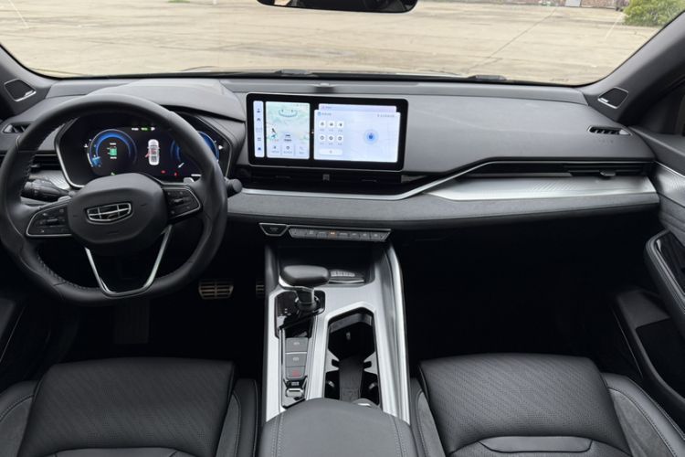 Used Geely Auto Preface 2023 2.0TD "Only This Verdant Green" Edition Interior 5
