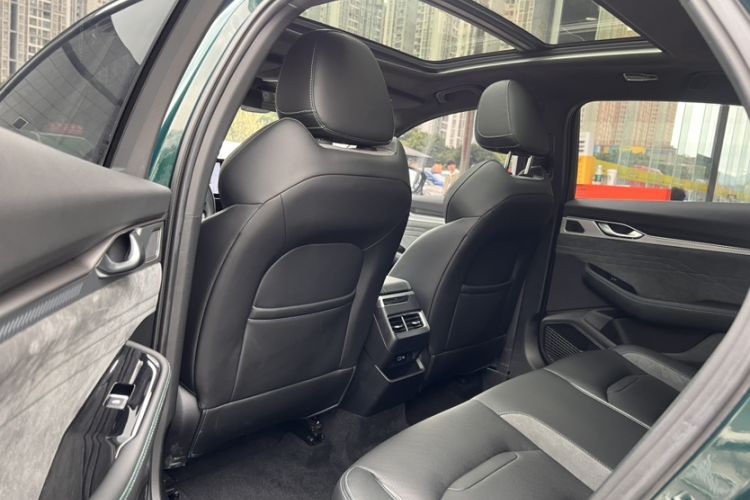 Used Geely Auto Preface 2023 2.0TD "Only This Verdant Green" Edition Interior 5