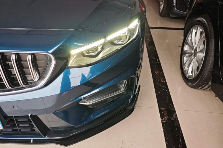 Used Geely Auto Preface 2023 2.0TD "Only This Verdant Green" Edition Left Front Headlight