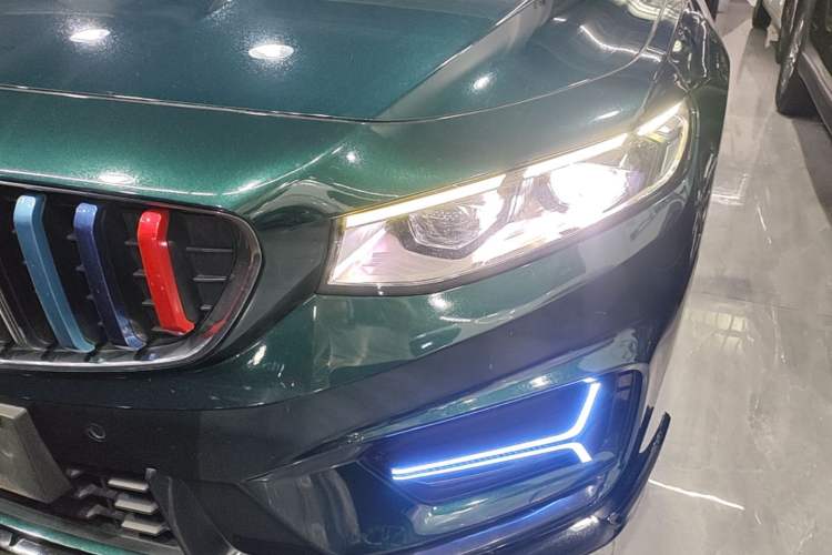 Used Geely Auto Preface 2023 2.0TD "Only This Verdant Green" Edition Left Front Headlight