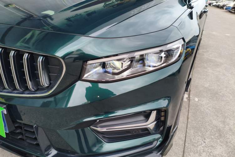 Used Geely Auto Preface 2023 2.0TD "Only This Verdant Green" Edition Left Front Headlight