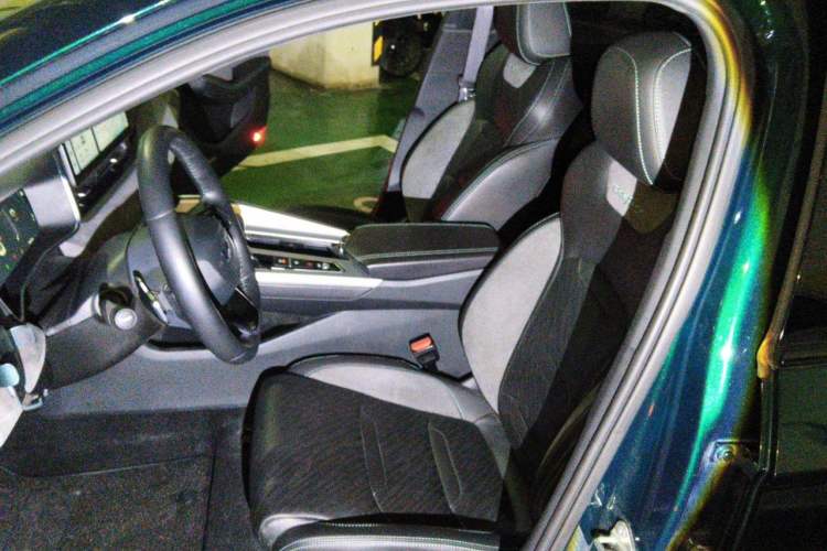 Used Geely Auto Preface 2023 2.0TD "Only This Verdant Green" Edition Left Front Seat