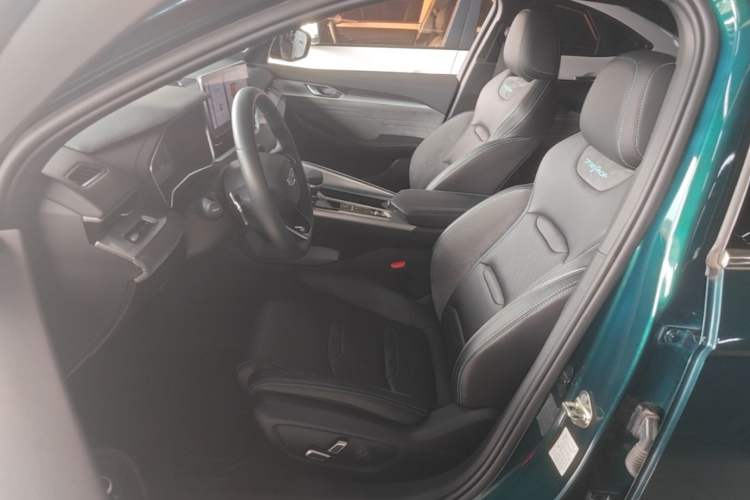 Used Geely Auto Preface 2023 2.0TD "Only This Verdant Green" Edition Left Front Seat