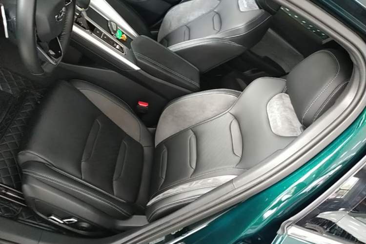 Used Geely Auto Preface 2023 2.0TD "Only This Verdant Green" Edition Left Front Seat