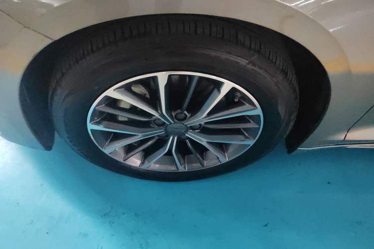 Used Geely Auto Preface 2023 1.5TD Fuyao Version Left Front Wheel Hub