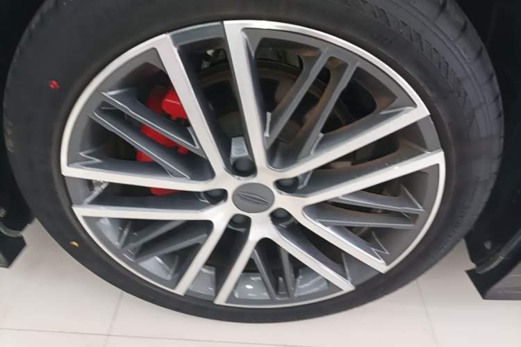 Used Geely Auto Preface 2023 1.5TD Kunlun Edition Left Front Wheel Hub