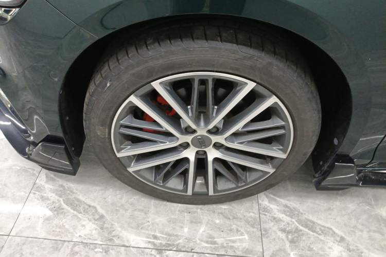 Used Geely Auto Preface 2023 2.0TD "Only This Verdant Green" Edition Left Front Wheel Hub