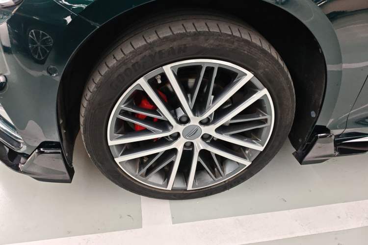 Used Geely Auto Preface 2023 2.0TD "Only This Verdant Green" Edition Left Front Wheel Hub