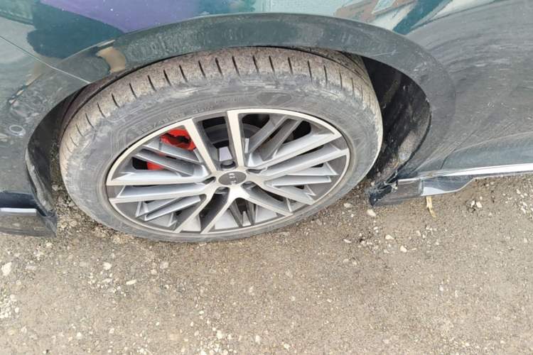 Used Geely Auto Preface 2023 2.0TD "Only This Verdant Green" Edition Left Front Wheel Hub