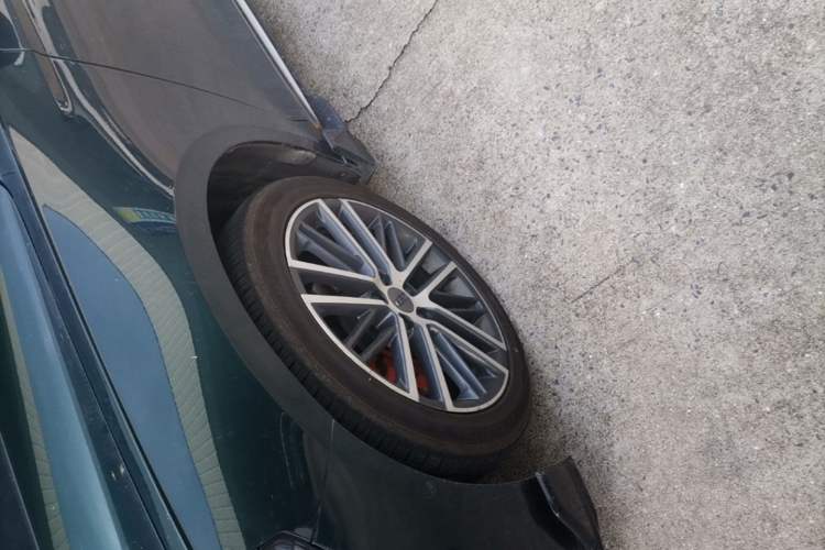 Used Geely Auto Preface 2023 2.0TD "Only This Verdant Green" Edition Left Front Wheel Hub