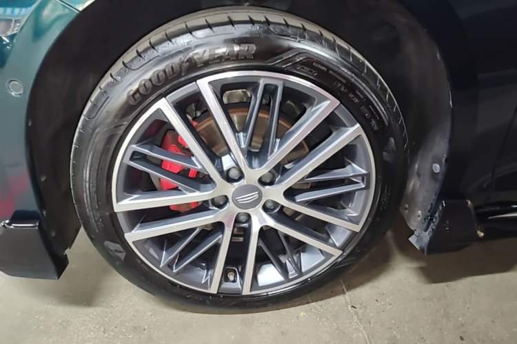 Used Geely Auto Preface 2023 2.0TD "Only This Verdant Green" Edition Left Front Wheel Hub