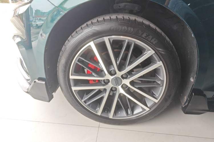 Used Geely Auto Preface 2023 2.0TD "Only This Verdant Green" Edition Left Front Wheel Hub