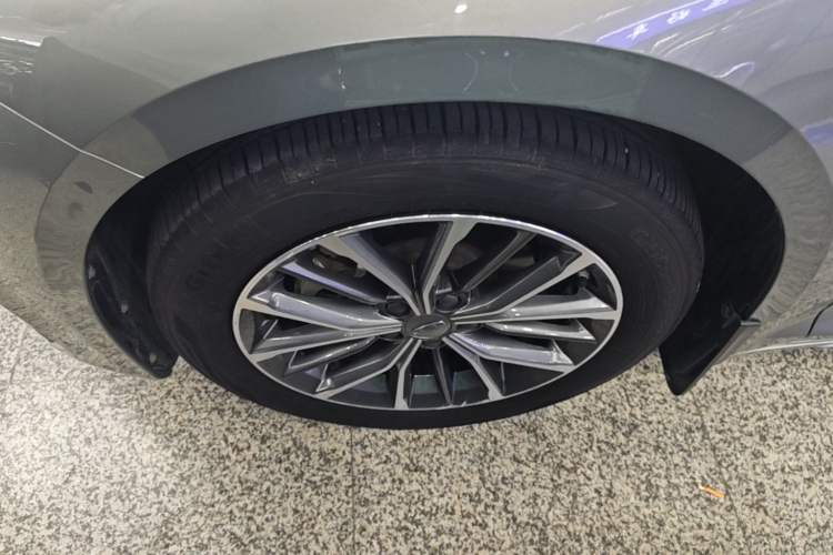 Used Geely Auto Preface 2023 1.5TD Fuyao Version Left Front Wheel Hub