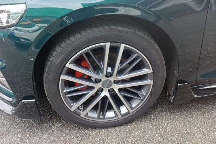 Used Geely Auto Preface 2023 2.0TD "Only This Verdant Green" Edition Left Front Wheel Hub