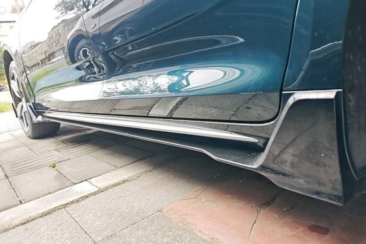 Used Geely Auto Preface 2023 2.0TD "Only This Verdant Green" Edition Left Side Sill